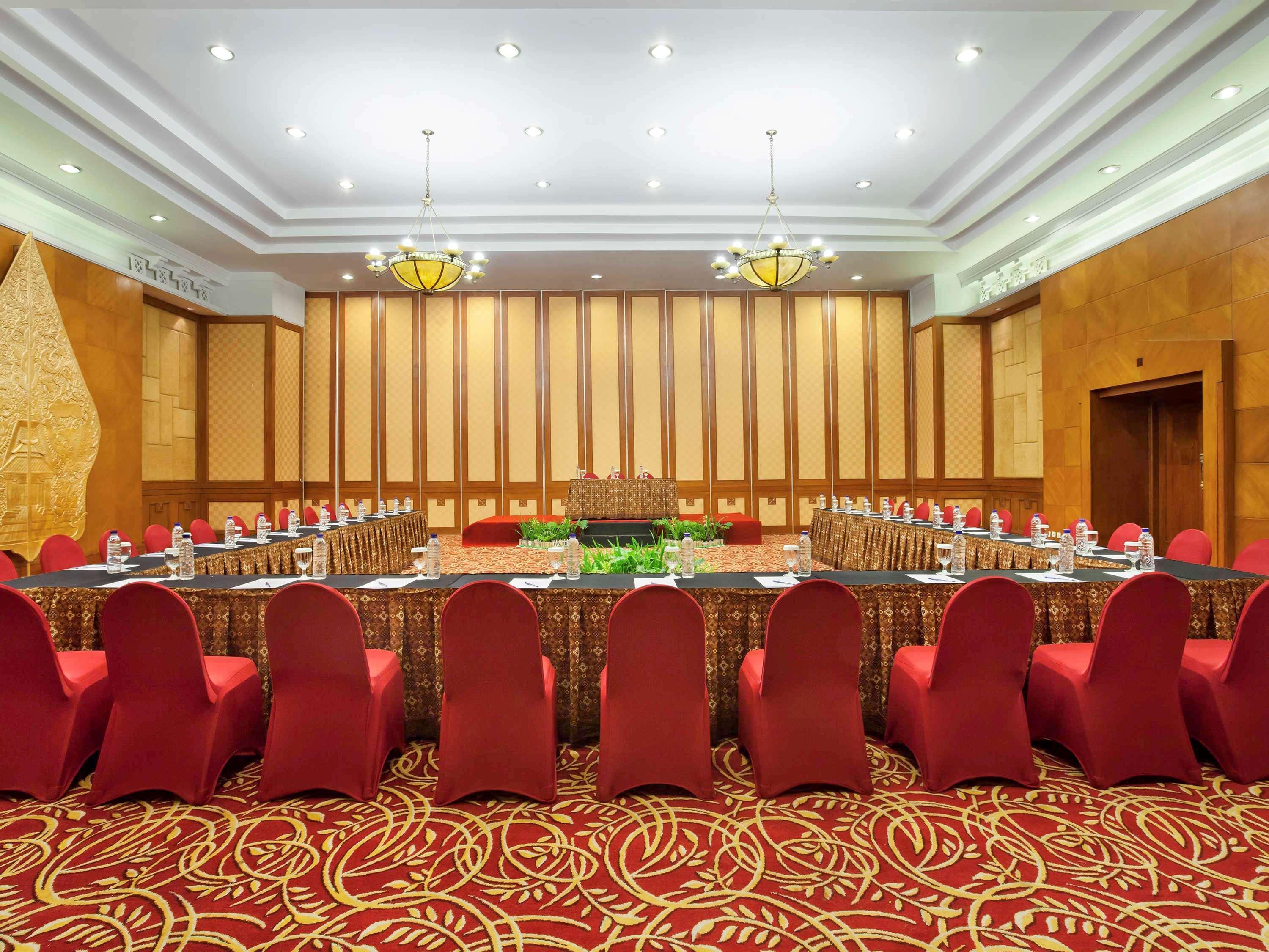 Novotel Solo Экстерьер фото