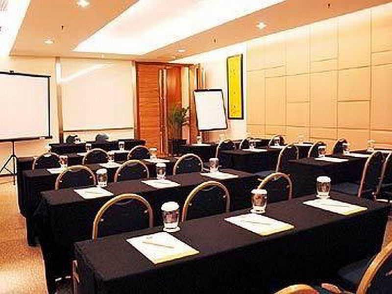 Novotel Solo Экстерьер фото