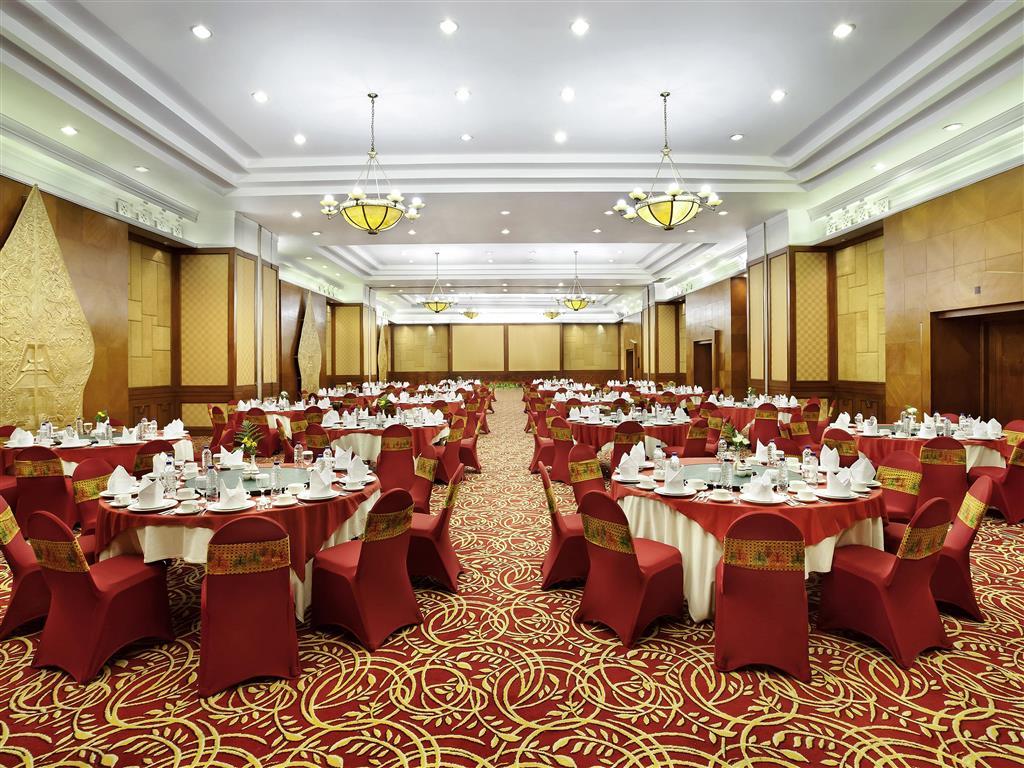 Novotel Solo Экстерьер фото
