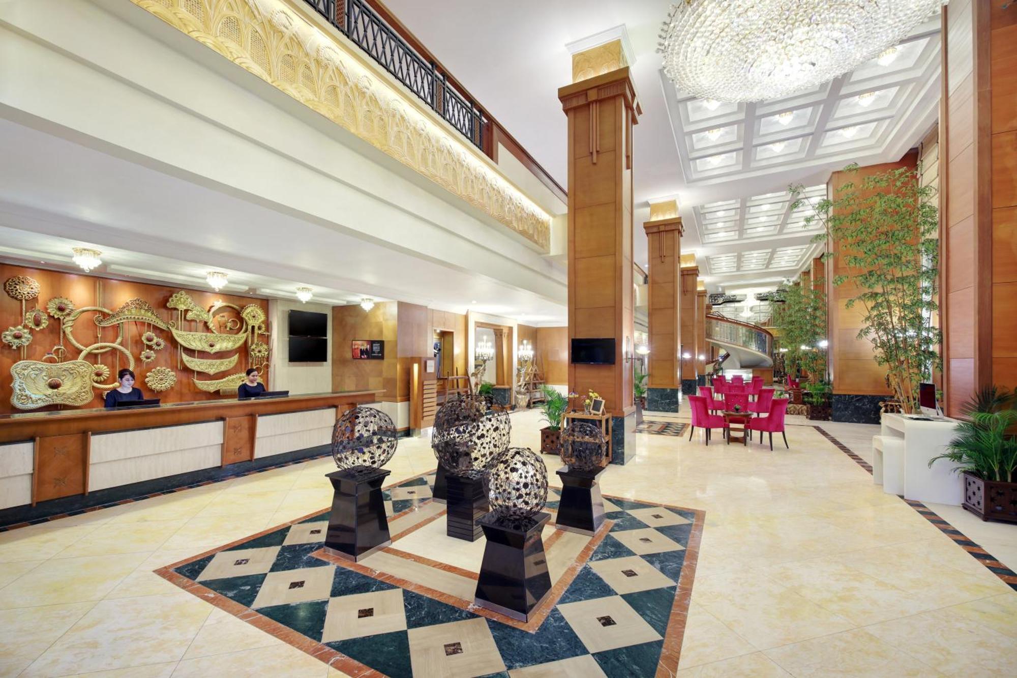 Novotel Solo Экстерьер фото