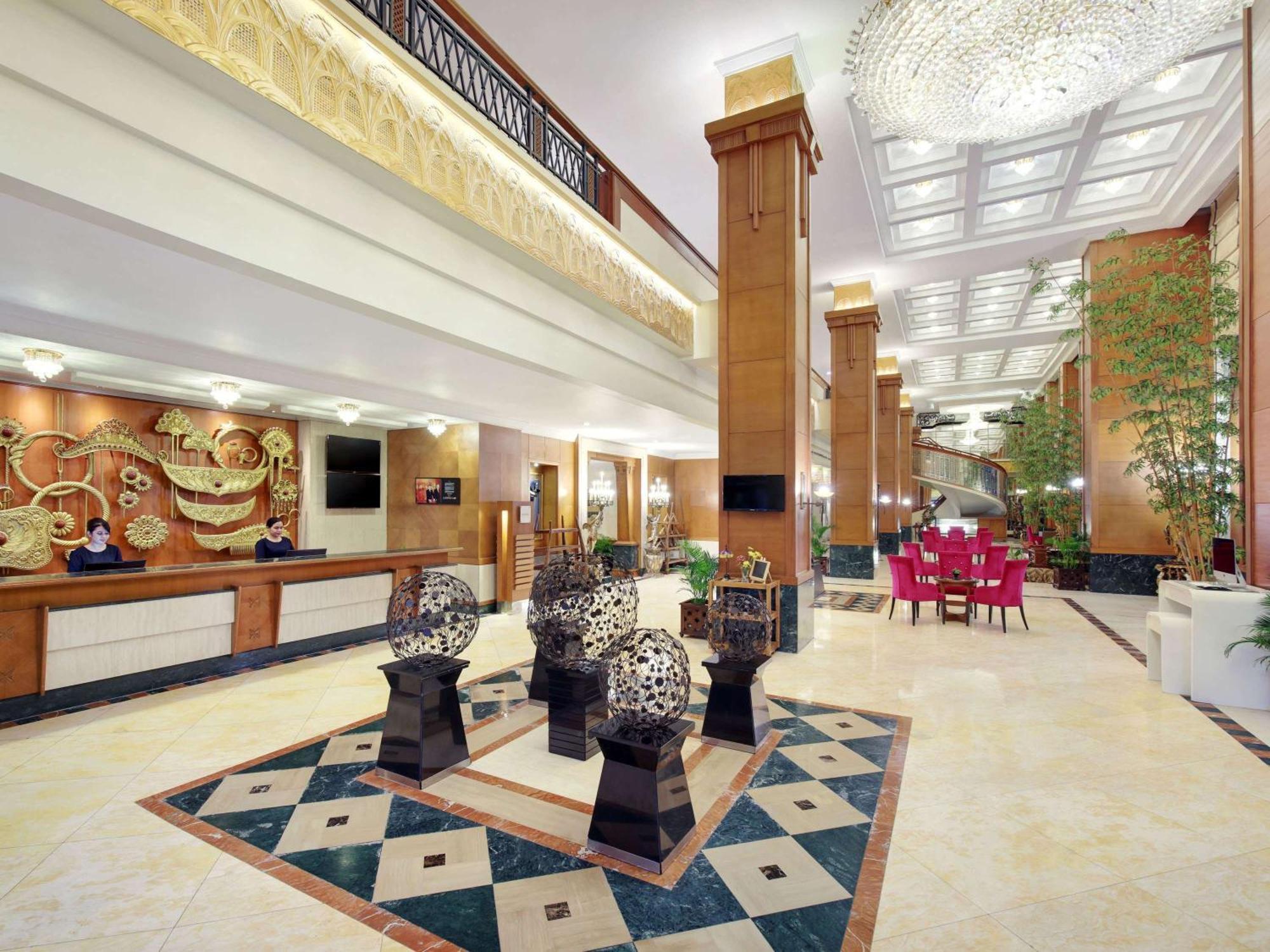 Novotel Solo Экстерьер фото