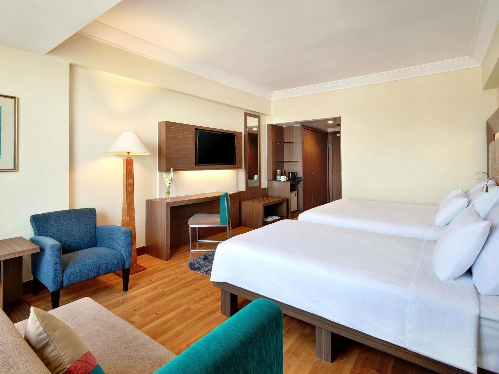 Novotel Solo Экстерьер фото