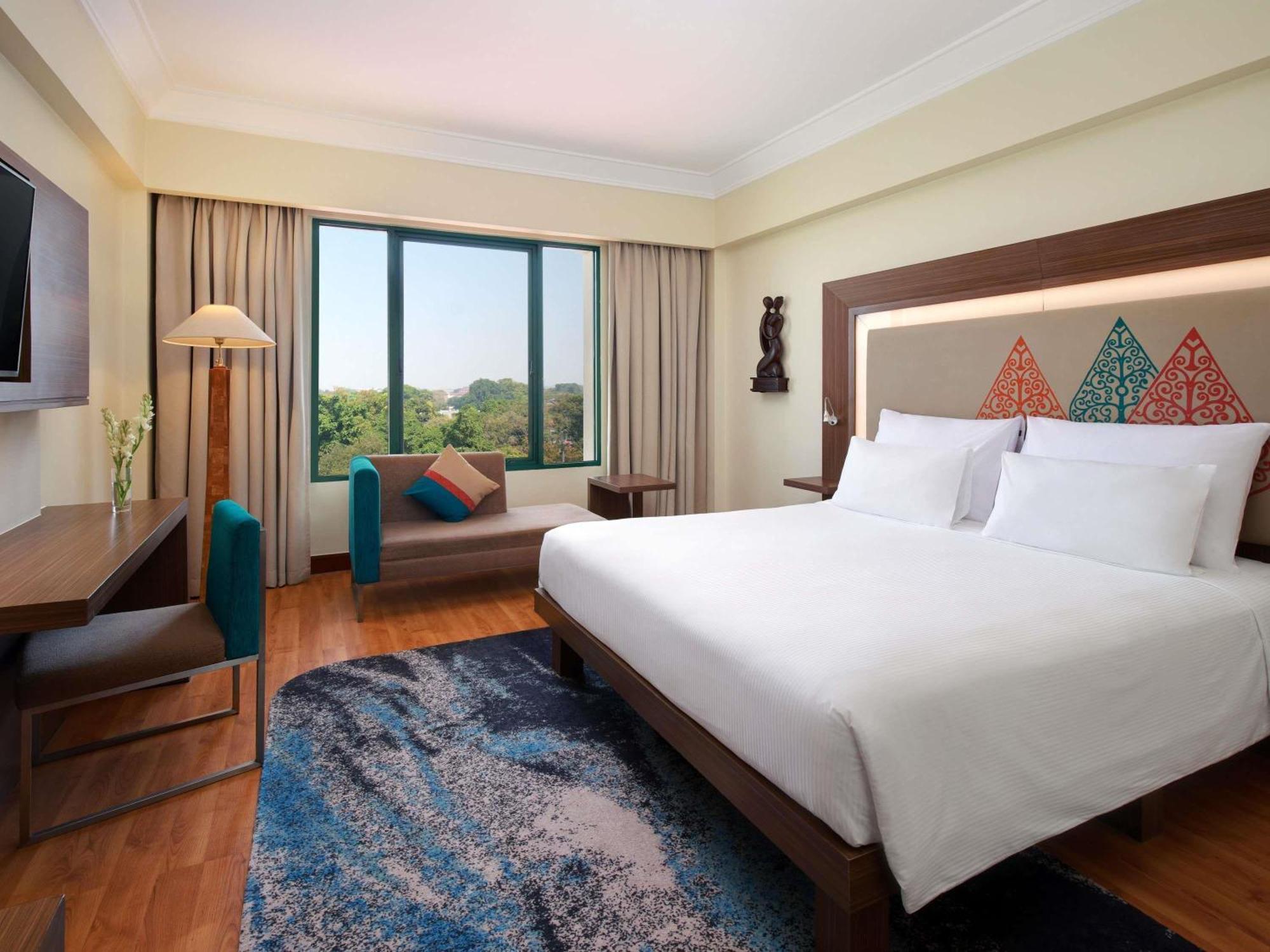 Novotel Solo Экстерьер фото