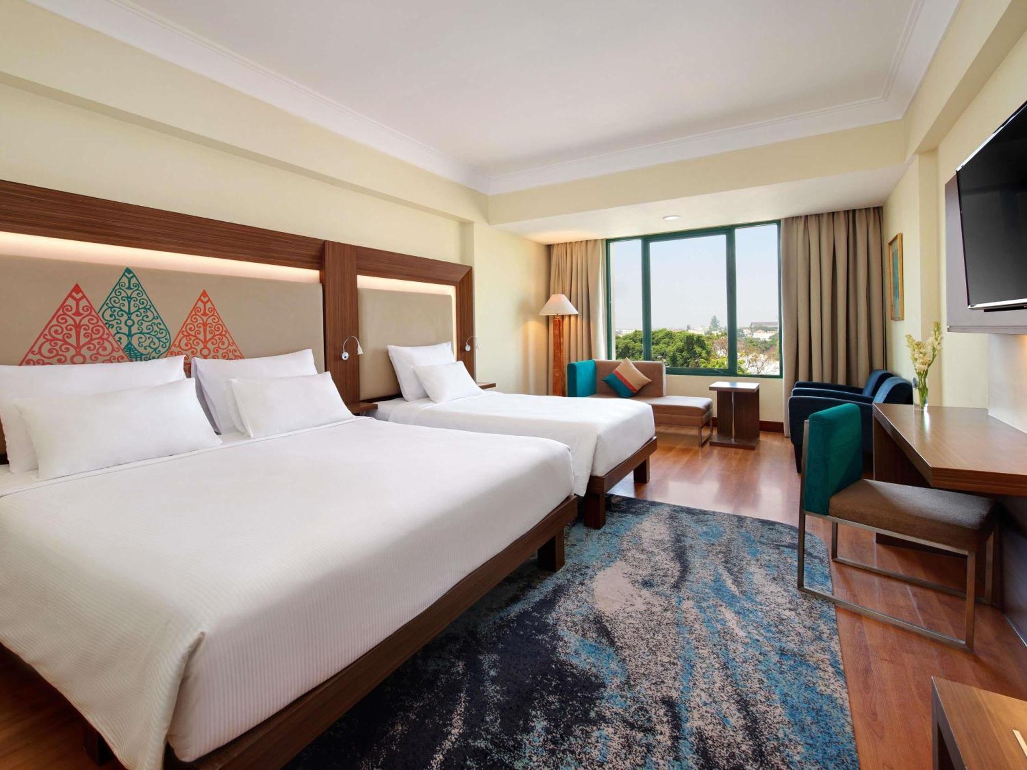 Novotel Solo Экстерьер фото