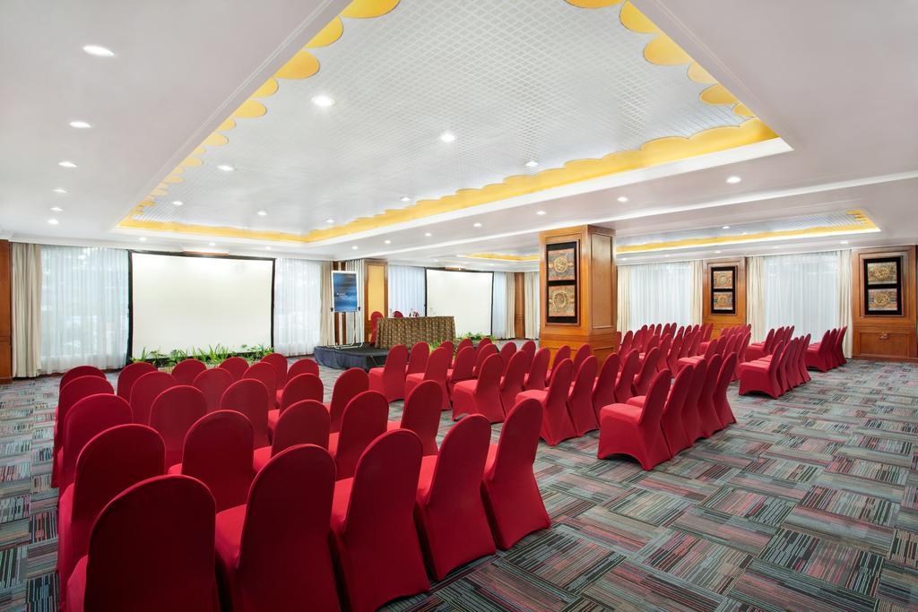 Novotel Solo Экстерьер фото