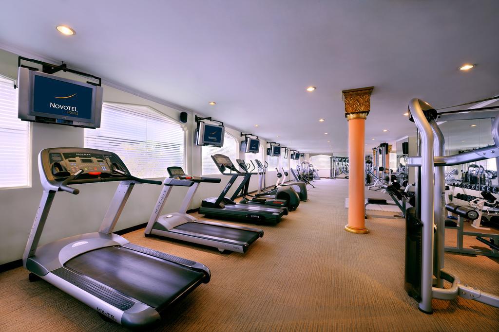Novotel Solo Экстерьер фото